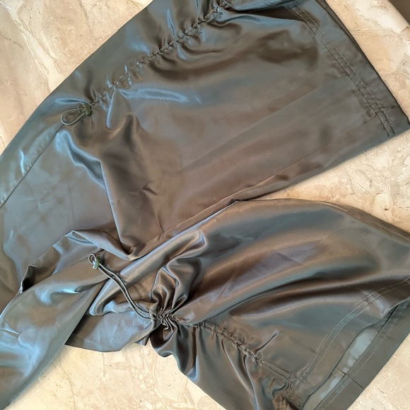 🌟🌟HOST PICK🌟🌟. ADIDAS WIND PANT XSM NWOT. GREEN COLOR - Picture 5 of 9